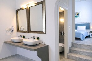 公寓, 1 間臥室, 海景 | 迷你吧、房內夾萬、隔音、熨斗/熨衫板