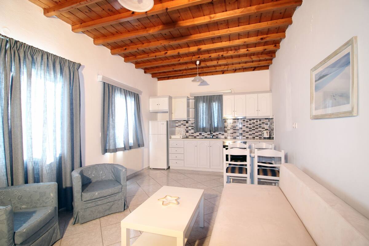 superior apartment, 2 bedrooms | minibar, in-room safe, soundproofing, iron/ironing board