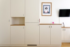 Double Room | Almari pakaian