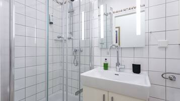 Deluxe Single Room | Bathroom