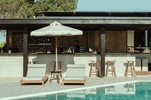 Poolside bar - Asterion Suites & Spa - Designed for Adults (Platanias)
