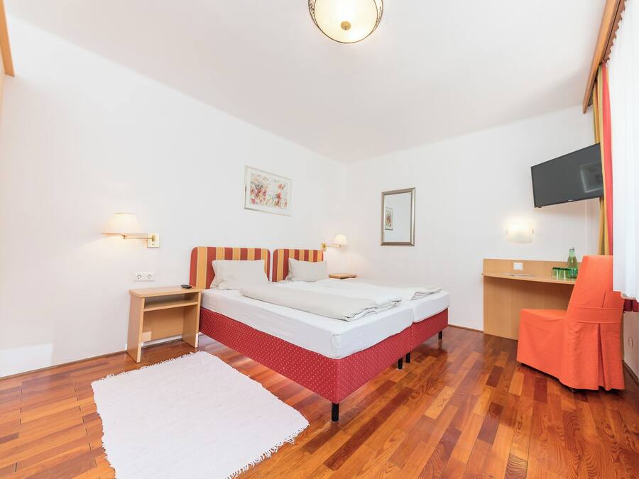 Habitación doble | Escritorio, insonorización, cunas gratuitas y wifi gratis