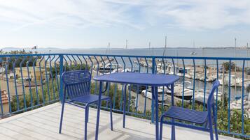 ลานระเบียง/นอกชาน