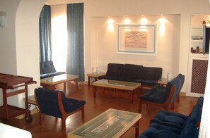 Lobby lounge - Oasis Hotel (Kalymnos)