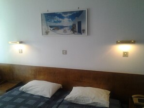 Free WiFi, bed sheets