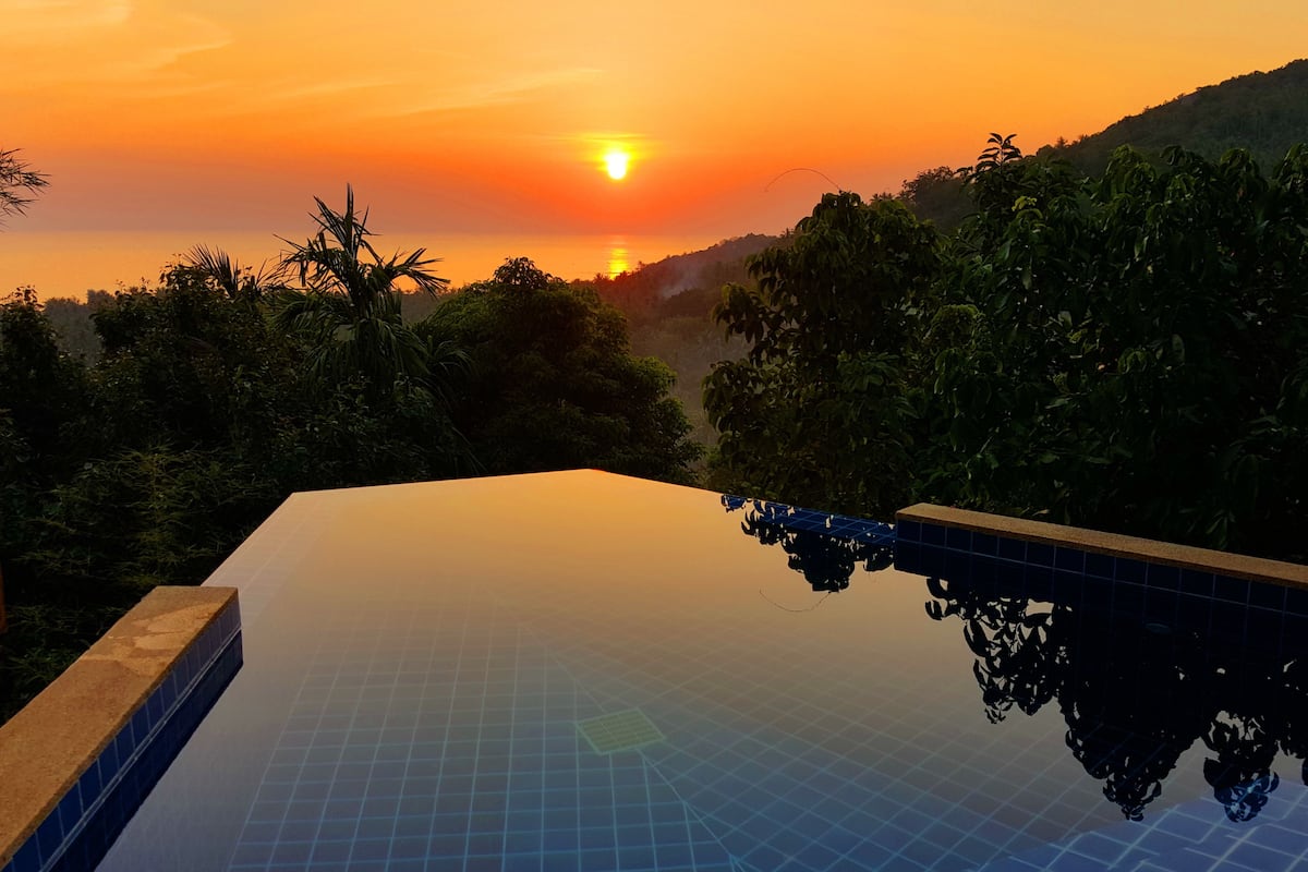 Villa Luxe, 1 trÚs grand lit, piscine privée, vue mer | Vue de la chambre