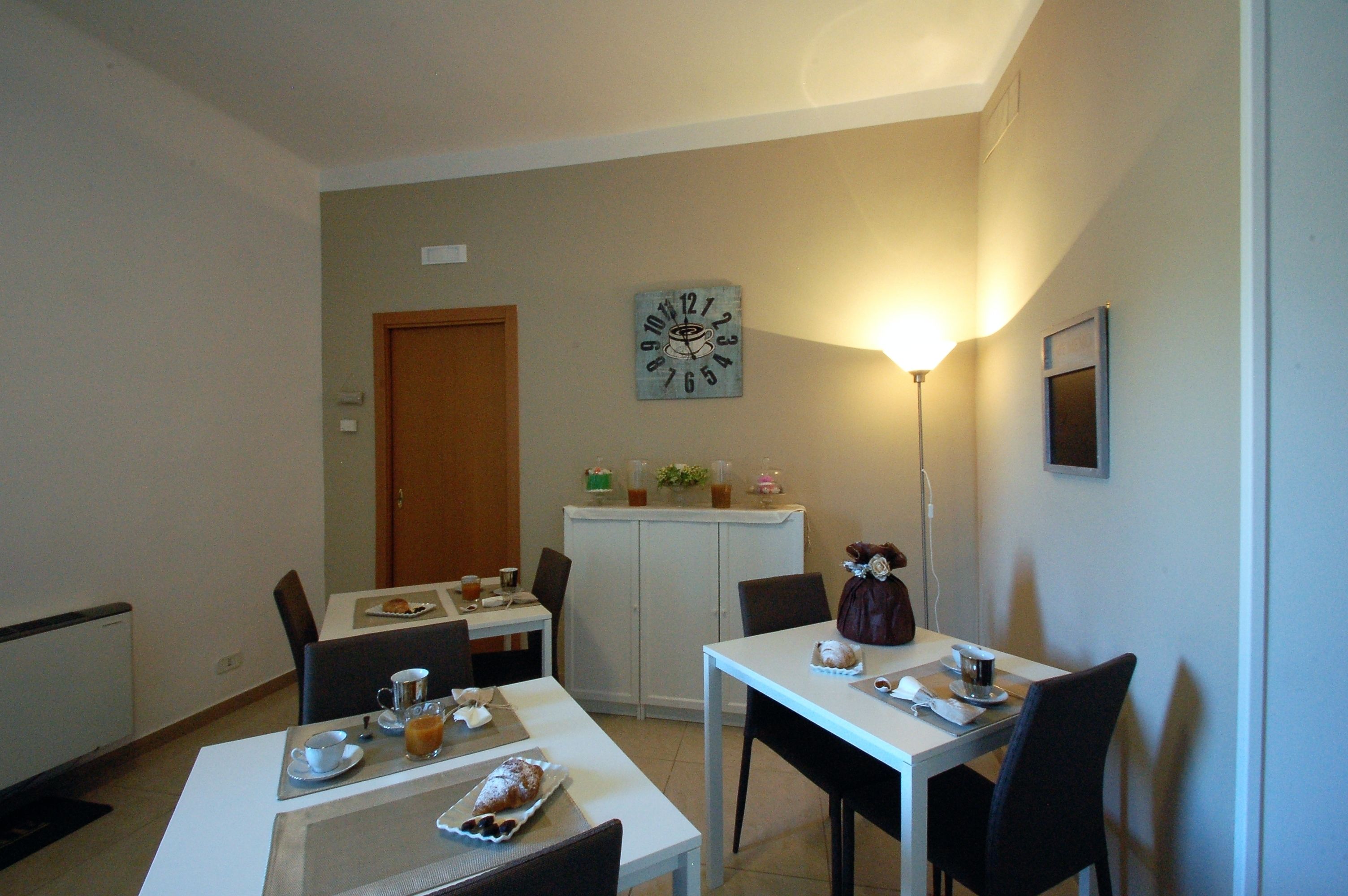 Free daily self-serve breakfast