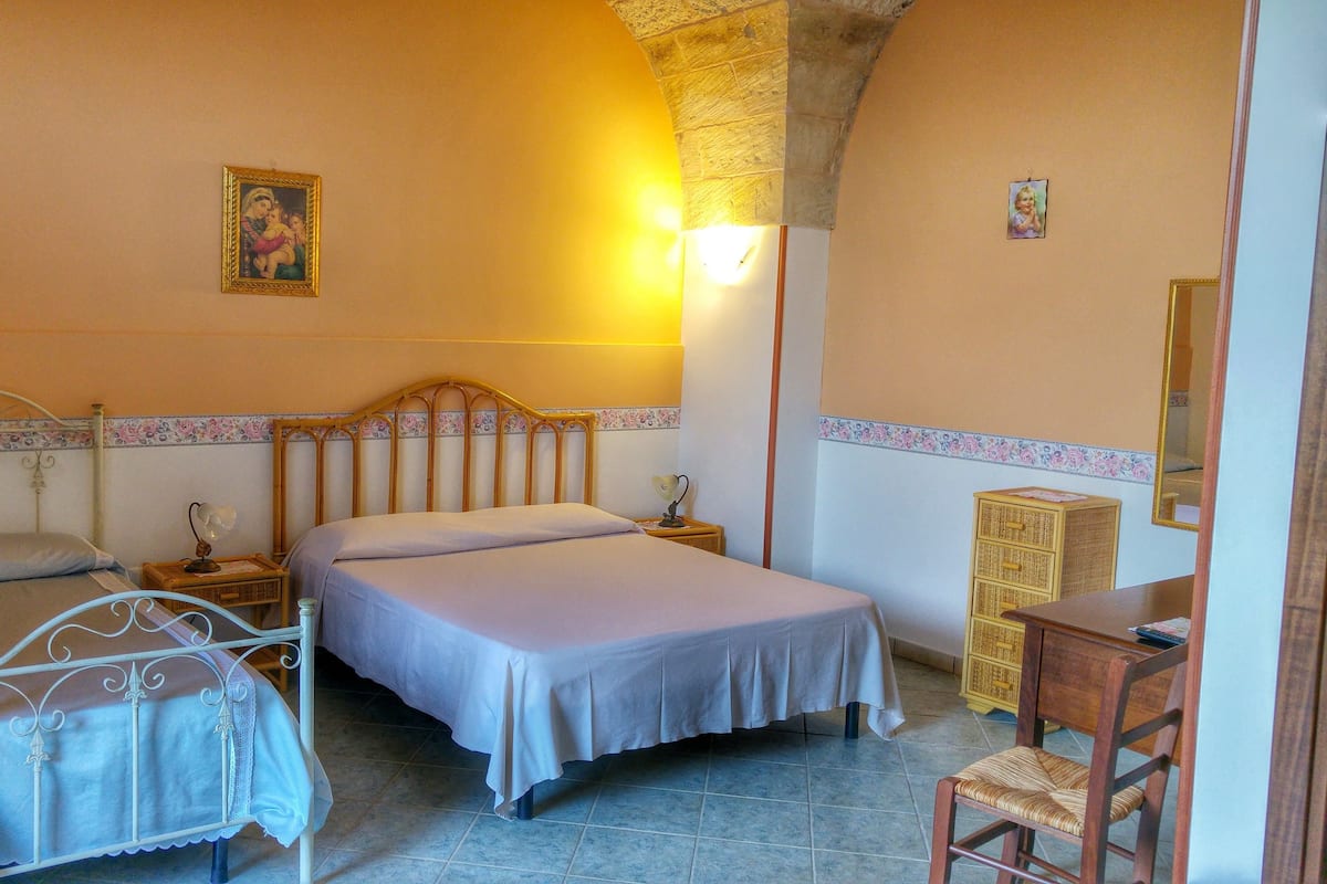 Desk, free WiFi, bed sheets