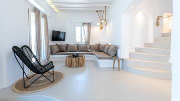 En 40-tommers Flatskjerm-TV med Parabol-TV samt TV og Netflix