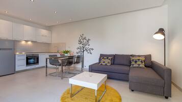 Family Apartment, 1 Bedroom, Pool View, Courtyard Area