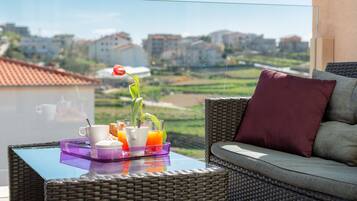 Comfort-Apartment, 1 Schlafzimmer, Bergblick, Poolseite | Blick vom Balkon