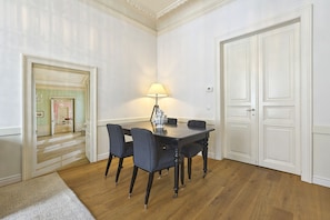 Restauration dans la chambre