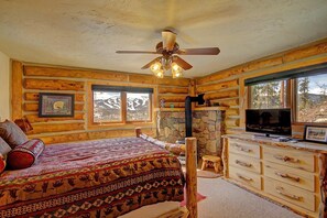 House, 3 Bedrooms | 4 bedrooms, desk, laptop workspace, iron/ironing board - Barton  4 Bedroom Home by RedAwning (Breckenridge)