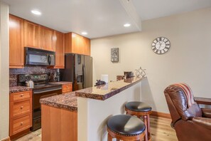 Private kitchen - Highland Greens Lodge 210 1 Bedroom Condo by RedAwning (Breckenridge)