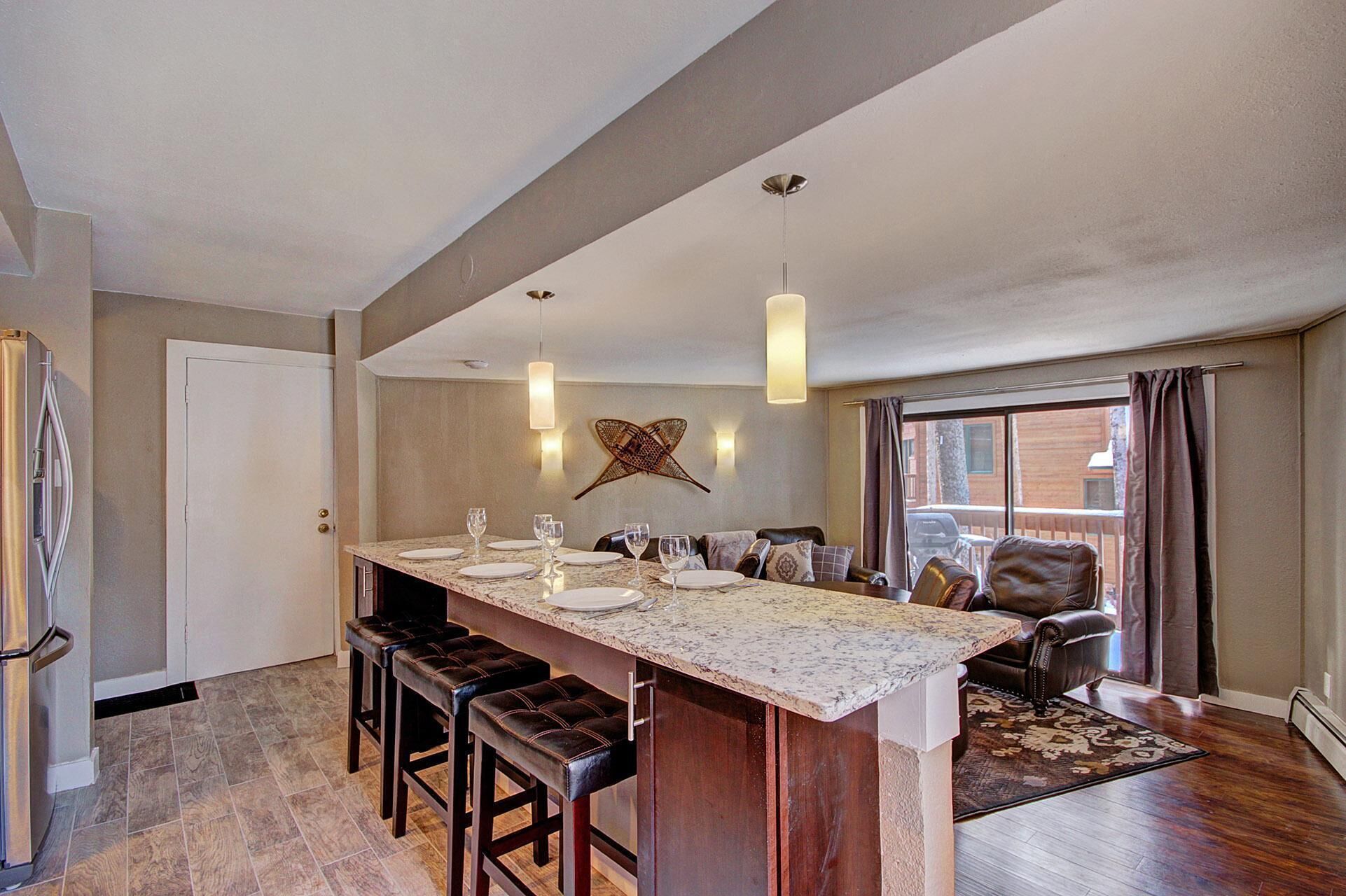 Condo, 2 phòng ngủ | Khu ăn uống