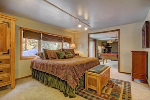 House, Multiple Bedrooms | 8 bedrooms, desk, laptop workspace, iron/ironing board