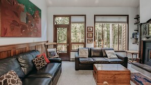 Living area - 57sw - Fireplace - Wifi -  Sleeps 6 2 Bedroom Home by RedAwning (Deming)