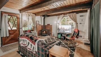 Cabin, 2 Bedrooms | 2 bedrooms, WiFi