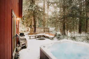 Cabane, 2 chambres | Bain à remous extérieur