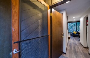 Condo, 2 quartos | Parte interna