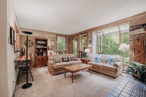 Condo, 2 Bedrooms | Living area