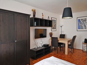 1 bedroom, iron/ironing board, free cots/infant beds, free WiFi - Heart of Vienna - Apartments (Vienna)