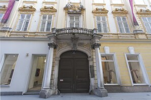 مدخل المنشأة