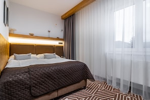Standard Double or Twin Room, Annex Building | Minibar, in-room safe, desk, blackout drapes