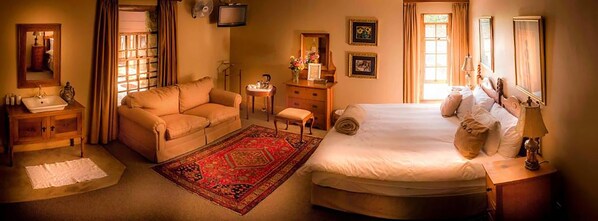 Deluxe-Zimmer, 1 Schlafzimmer, Nichtraucher, Blick auf den Innenhof | Bügeleisen/Bügelbrett, kostenloses WLAN, Bettwäsche
