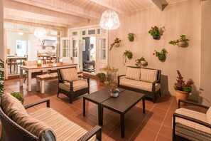 ลานระเบียง/นอกชาน