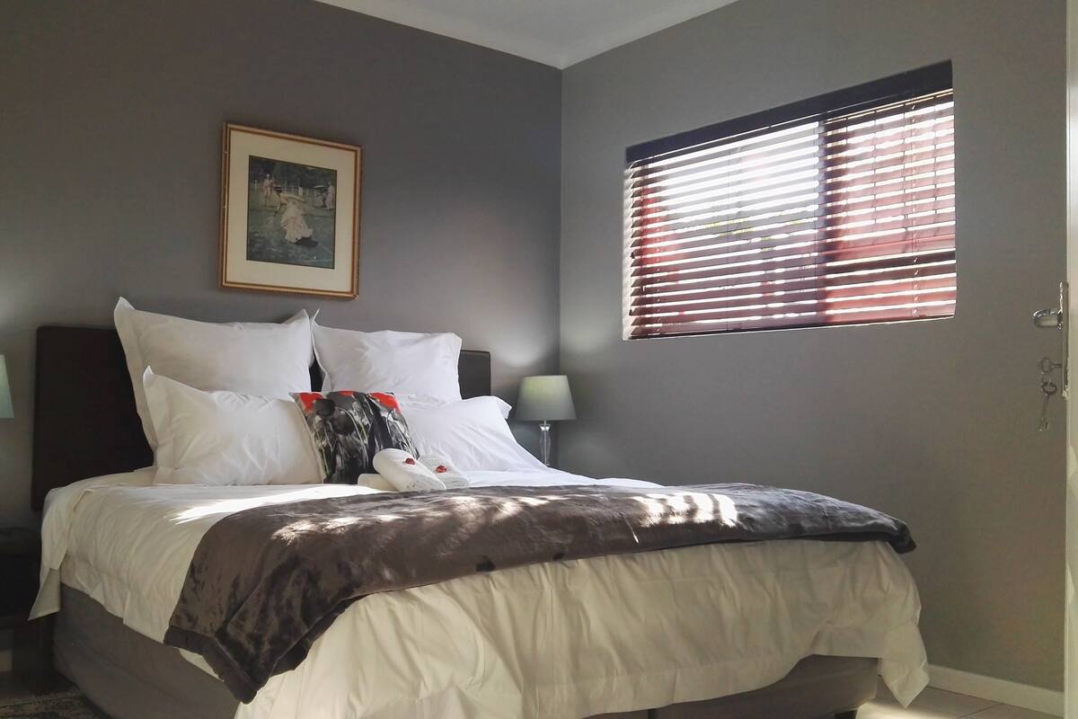 1 bedroom, desk, WiFi (free), bed sheets