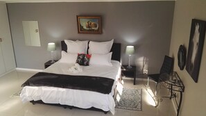 Studio with view | 1 bedroom, desk, free WiFi, bed sheets - Bergsig Self-Catering (Cape Town)