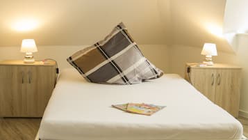 House | 3 bedrooms, in-room safe, soundproofing, iron/ironing board