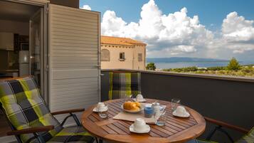 Deluxe Apartment, 2 Bedrooms, Balcony, Sea View | Terrace/patio