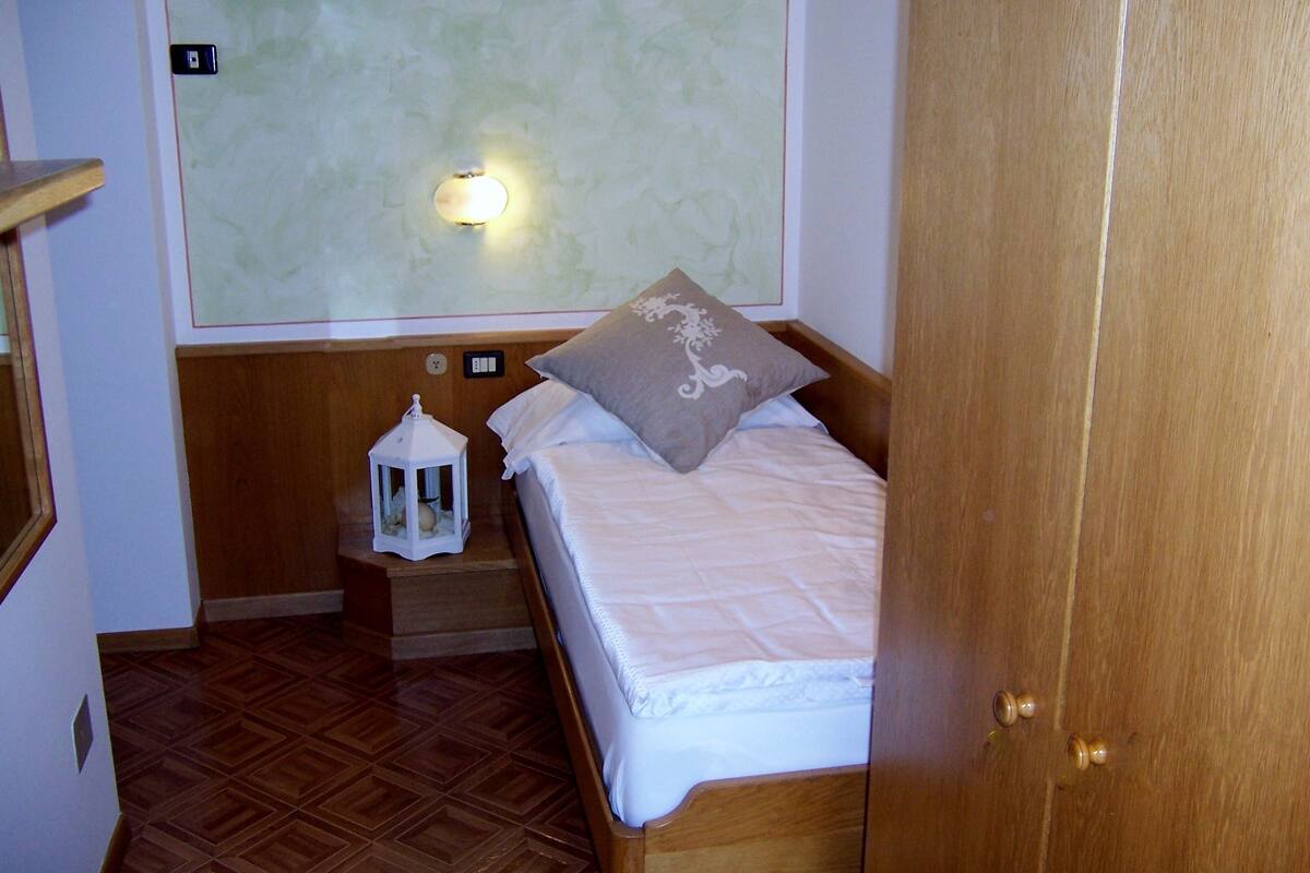 Standard Single Room, 1 Single Bed, Mountain View, Mountainside | Desk, free WiFi