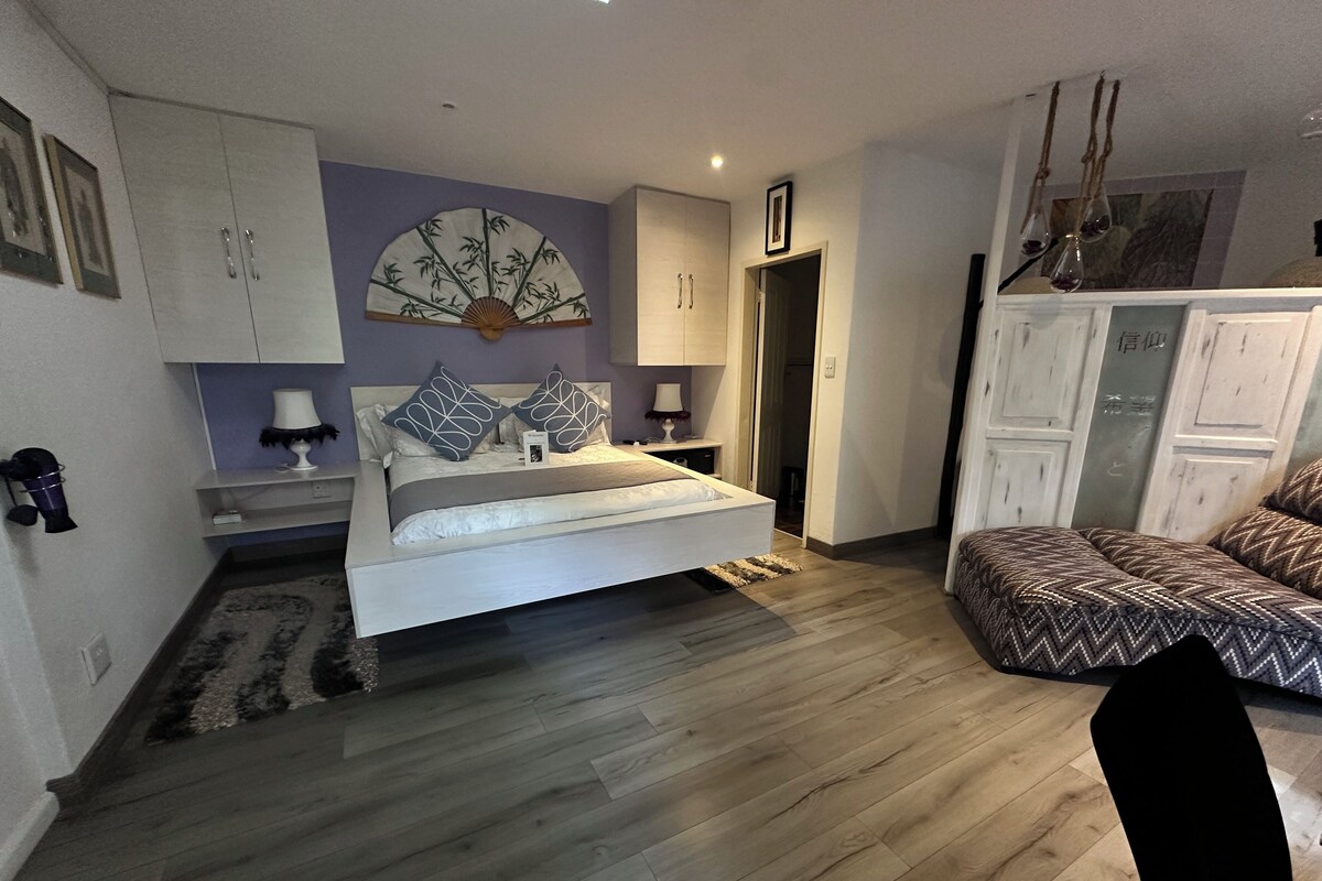 Touch of Japan | Ropa de cama hipoalergénica, minibar con artículos gratuitos, escritorio