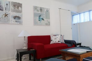 Aitsa! Self-Catering Unit | Living room