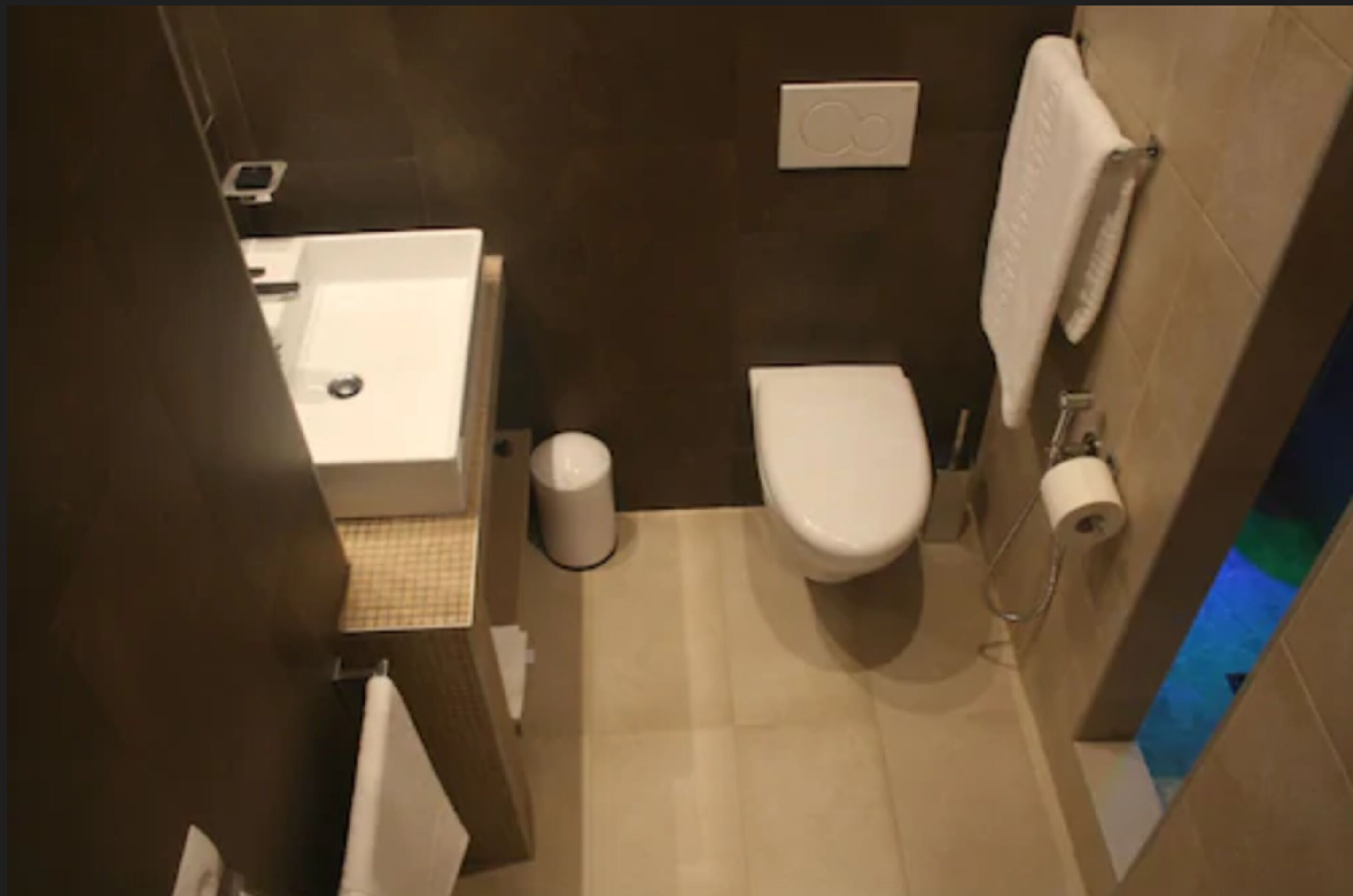 double or twin room | bathroom | shower, free toiletries, hair dryer, towels