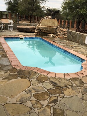 Outdoor pool - Airport Lodge (Windhoek)