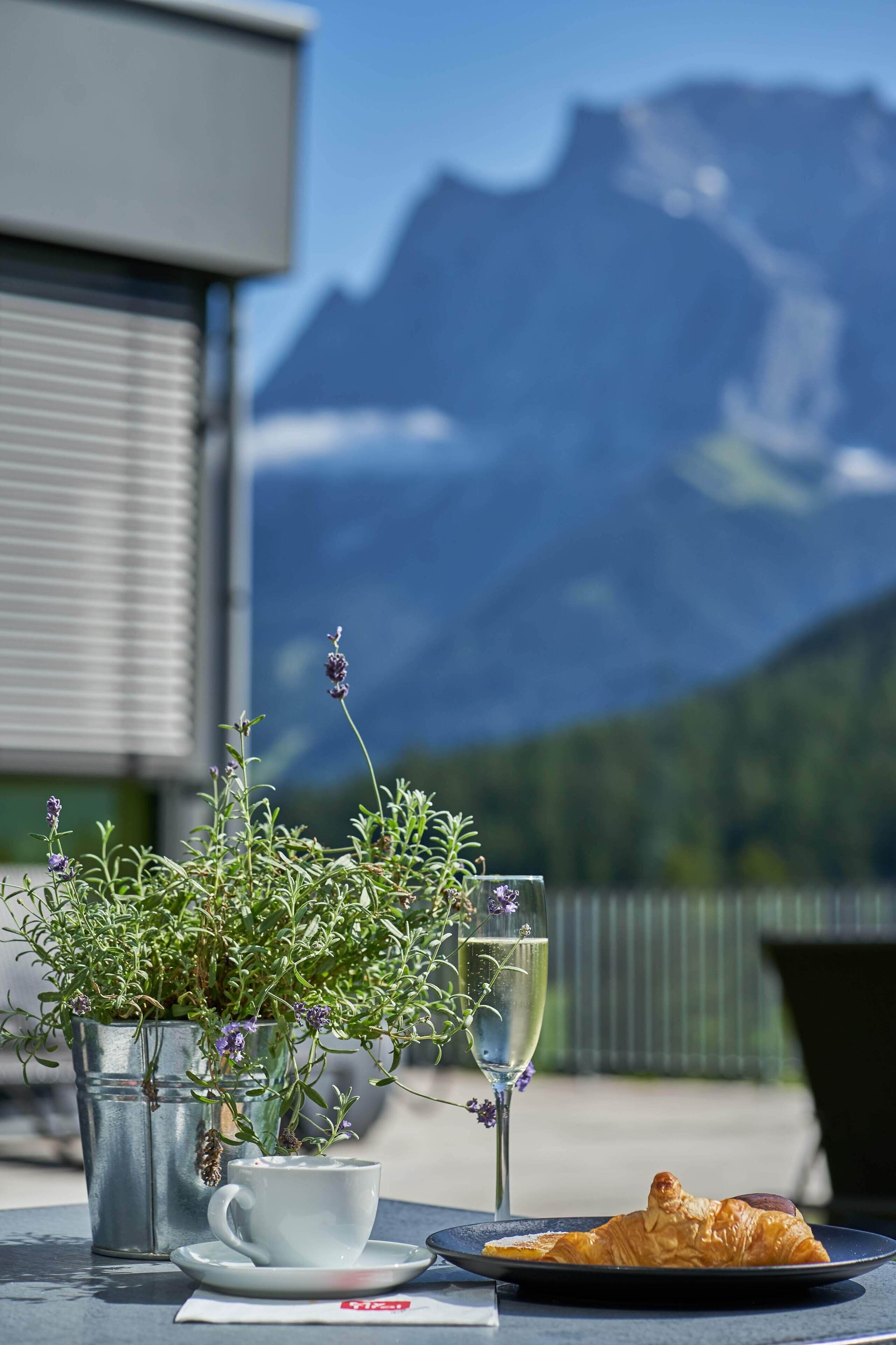 daily buffet breakfast (eur 19.90 per person)