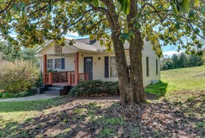 Front of property - Hunter's Haven - Pet Friendly Cottage, 10 Minutes to TIEC (Rutherfordton)