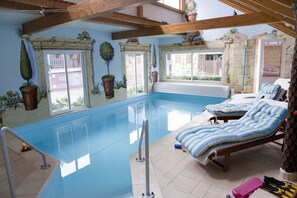 Indoor pool - Logis Hôtel à l'Etoile d'Or (Batzendorf)