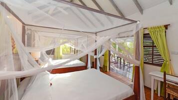 In-room safe, desk, iron/ironing board, free WiFi