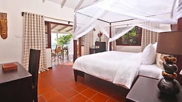 In-room safe, desk, iron/ironing board, free WiFi