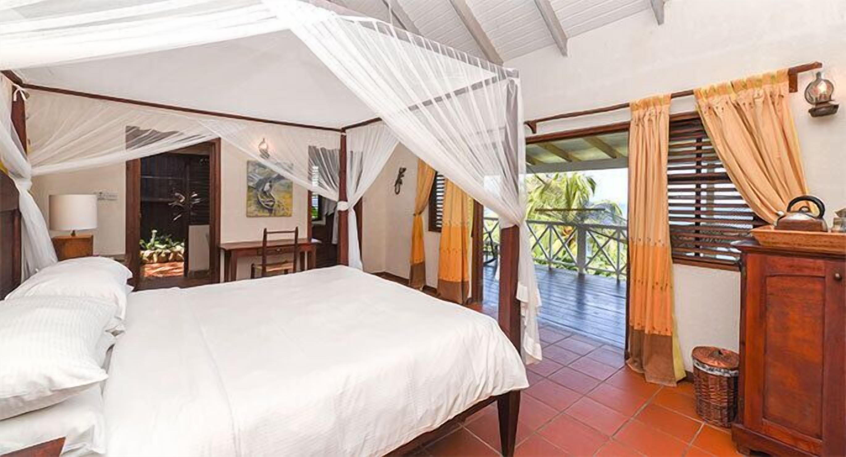 In-room safe, desk, iron/ironing board, free WiFi