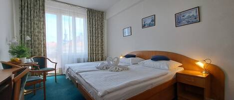 Chambre Double Économique | Coffres-forts dans les chambres, bureau, rideaux occultants