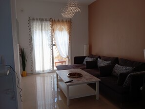32-inch flat-screen TV with satellite channels, TV - Alcudia Smir Appartement (Fnideq)