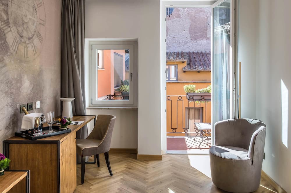 Navona Essence Hotel