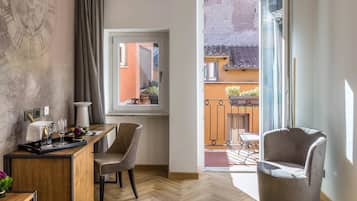 Minibar, in-room safe, soundproofing, free WiFi