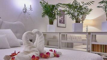 Suite exclusiva | 2 habitaciones, minibar, escritorio y insonorización